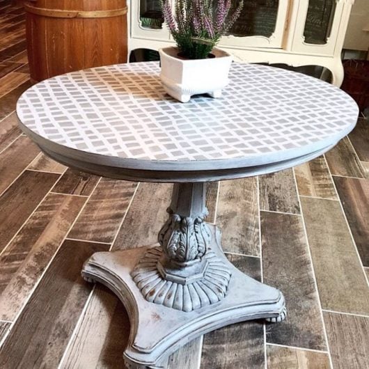 A stenciled table makeover using the Mesh Allover Stencil from Cutting Edge Stencils. http://www.cuttingedgestencils.com/mesh-contemporary-stencil-grid-pattern.html