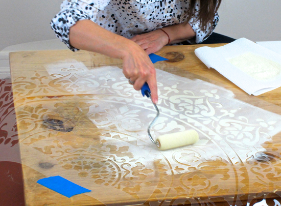 Learn how to stencil a wood table using the Prosperity Mandala Stencil from Cutting Edge Stencils. http://www.cuttingedgestencils.com/prosperity-mandala-stencil-yoga-mandala-stencils-designs.html