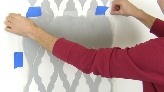 Learn how to stencil a DIY gray and white Moroccan stenciled accent wall using the Taj Mahal Allover Stencil from Cutting Edge Stencils. http://www.cuttingedgestencils.com/taj-mahal-wall-pattern-stencil.html