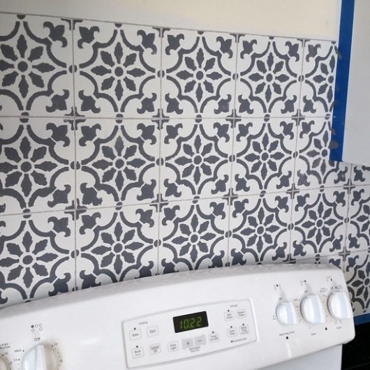 Learn how to stencil a faux tile kitchen backsplash using the Fabiola Tile Stencil from Cutting Edge Stencils. http://www.cuttingedgestencils.com/fabiola-tile-stencil-spanish-portugese-tiles-stencils.html