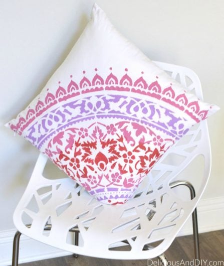 A DIY stenciled accent pillow using the Kashmir Mandala Stencil from Cutting Edge Stencils. Project via Delicious and DIY http://www.cuttingedgestencils.com/mandala-stencil-design-kashmir-yoga-decal.html