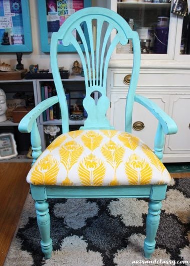 Learn how to stencil fabric to makeover an old chair cushion using the Peacock Feather Stencil from Cutting Edge Stencils. http://www.cuttingedgestencils.com/peacock-feathers-stencil-for-pillow-kit.html