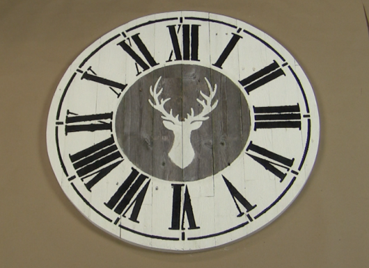 Learn how to make a DIY farmhouse wall clock using a Clock Stencil from Cutting Edge Stencils. http://www.cuttingedgestencils.com/farm-house-clock-stencil-wall-stencils-rustic-clock.html