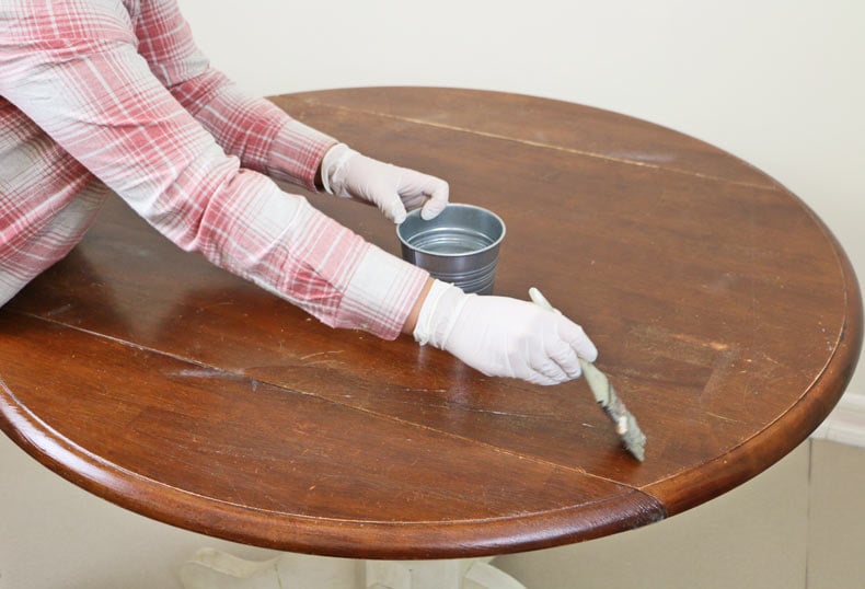 Painting the stripper on top of table