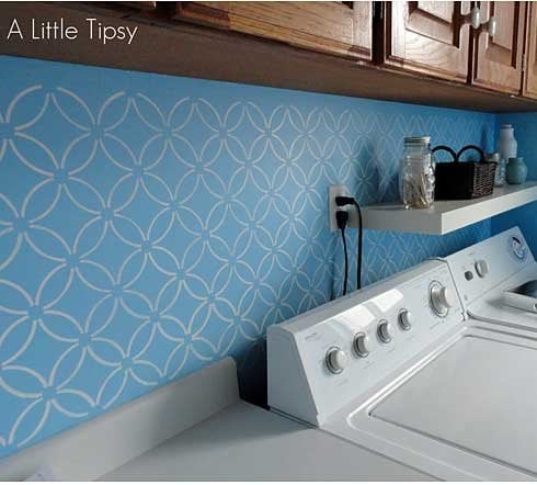 Fuji-Stencil-Laundry-Room-decor