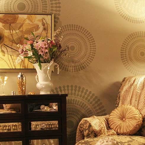 Funky-Wheel-stenciled-room