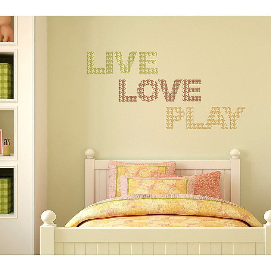 houndstooth-stenciling-letters-for-walls